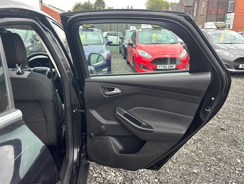FORD FOCUS