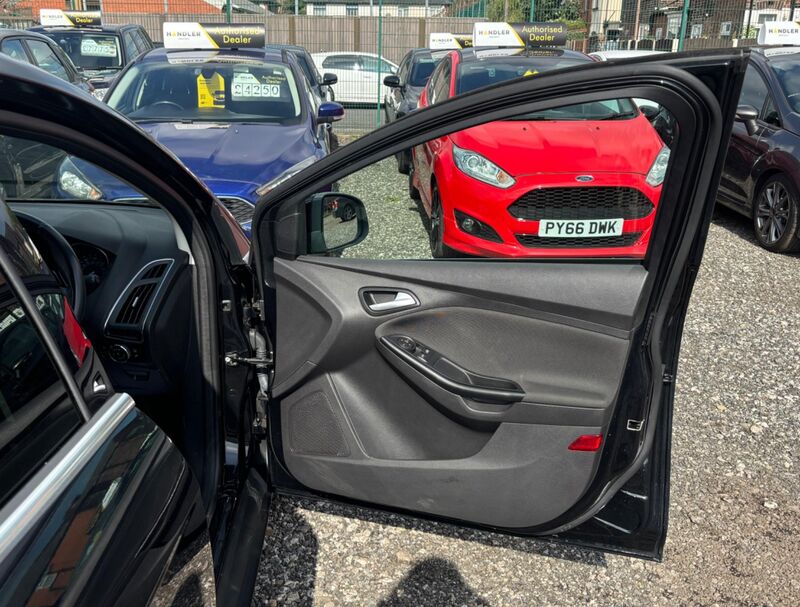 FORD FOCUS
