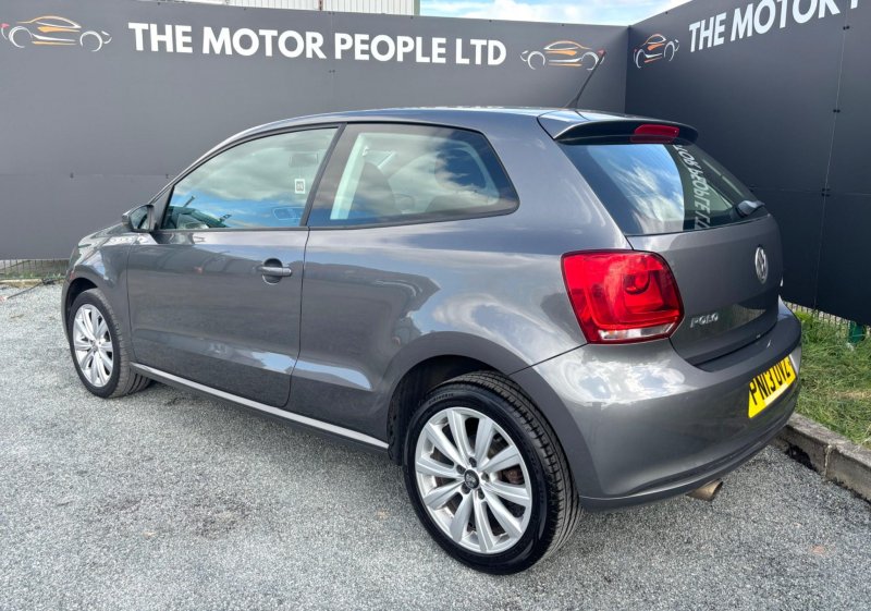 VOLKSWAGEN POLO