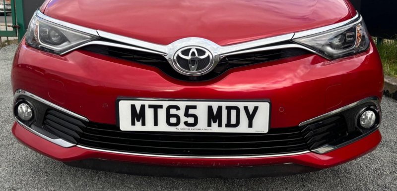 TOYOTA AURIS