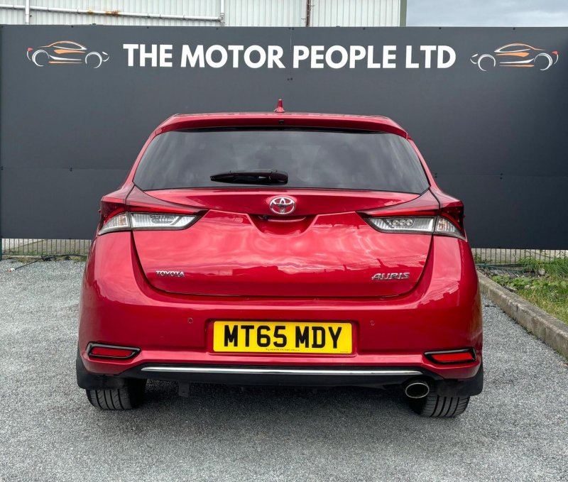 TOYOTA AURIS