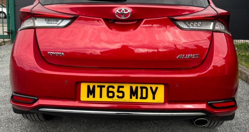 TOYOTA AURIS