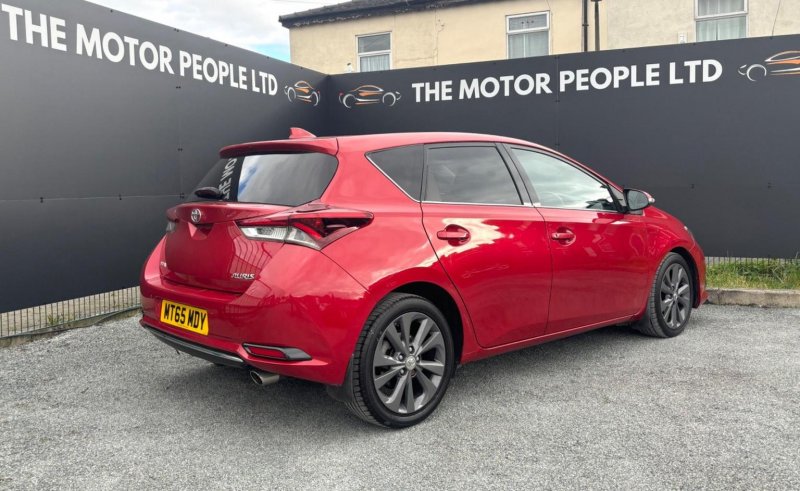 TOYOTA AURIS