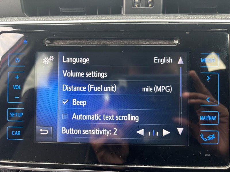 TOYOTA AURIS