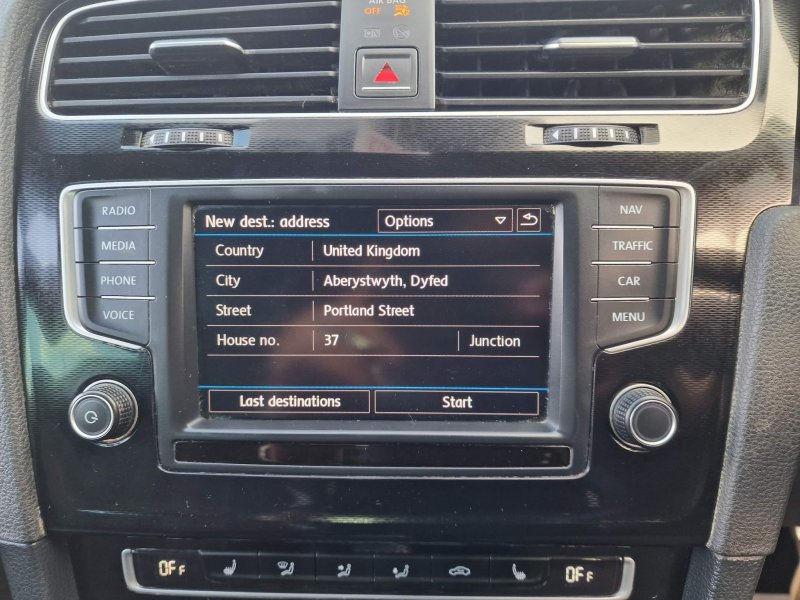 VOLKSWAGEN GOLF