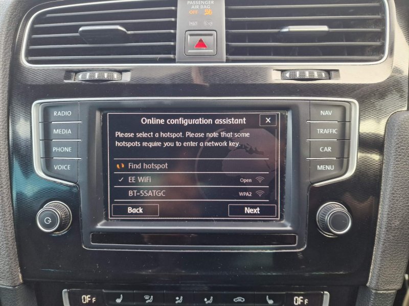 VOLKSWAGEN GOLF