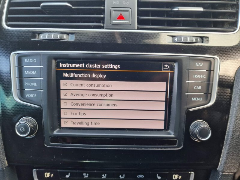VOLKSWAGEN GOLF