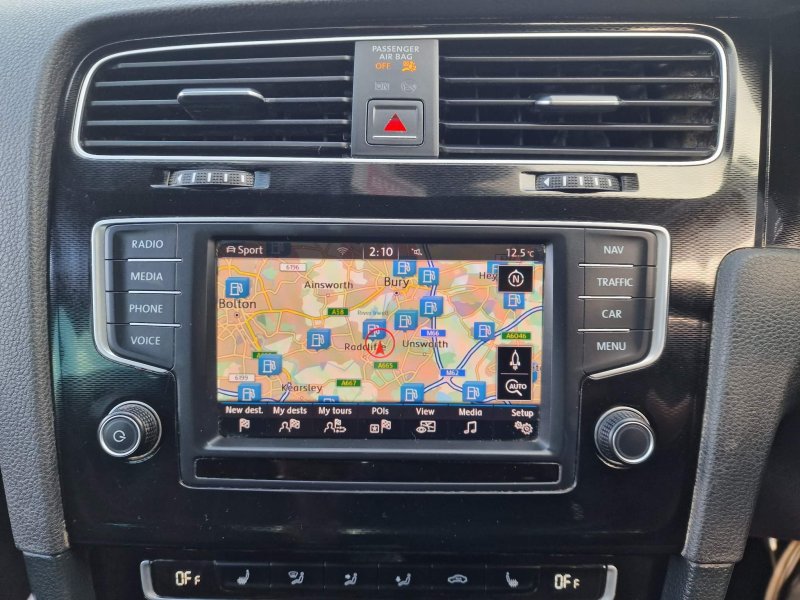 VOLKSWAGEN GOLF