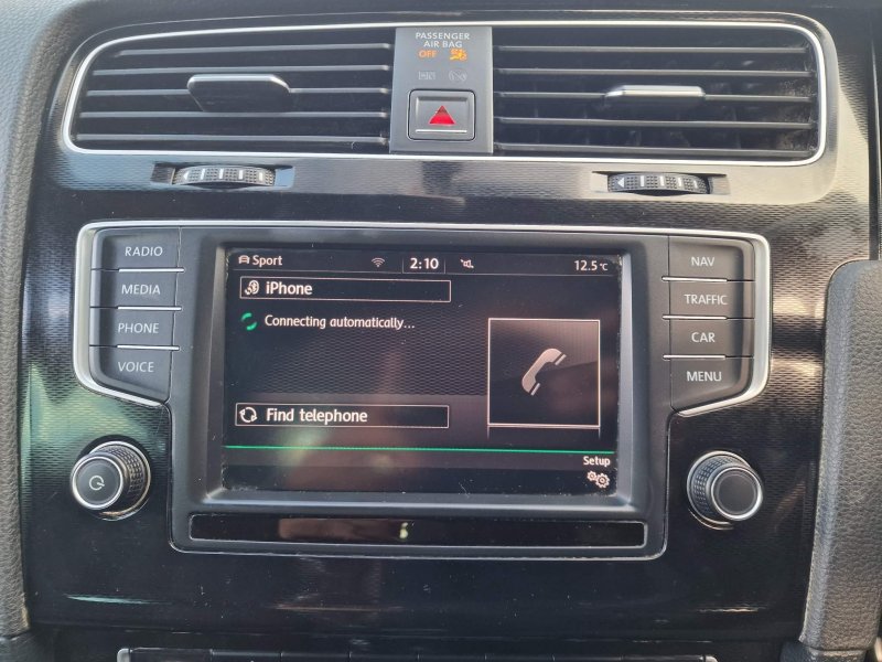 VOLKSWAGEN GOLF