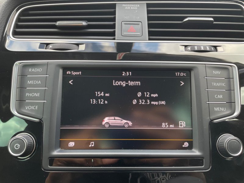 VOLKSWAGEN GOLF