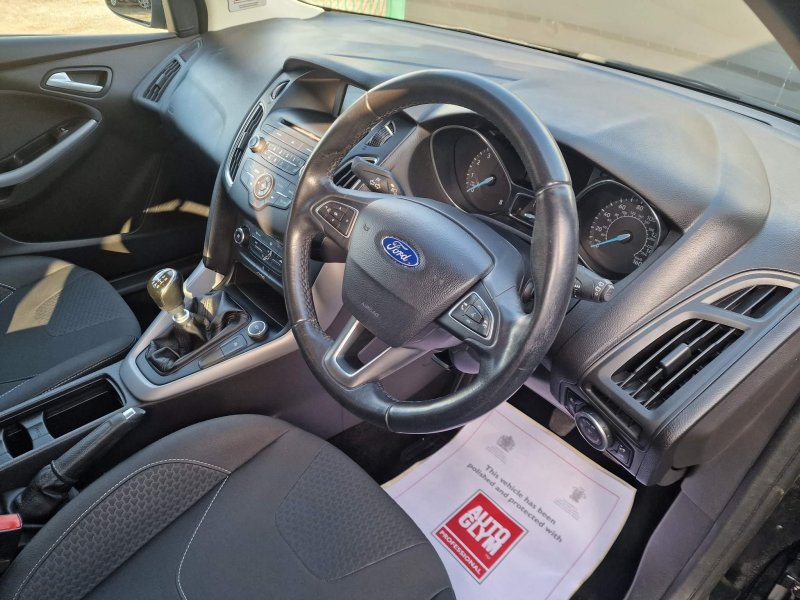 FORD FOCUS