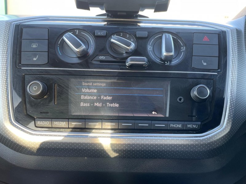 VOLKSWAGEN UP