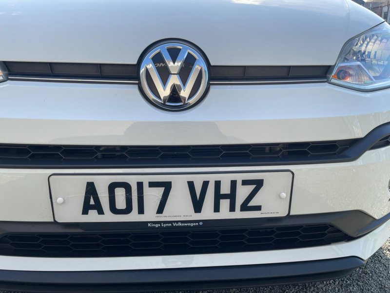 VOLKSWAGEN UP