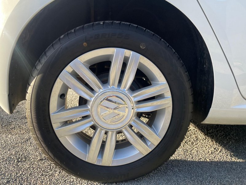 VOLKSWAGEN UP