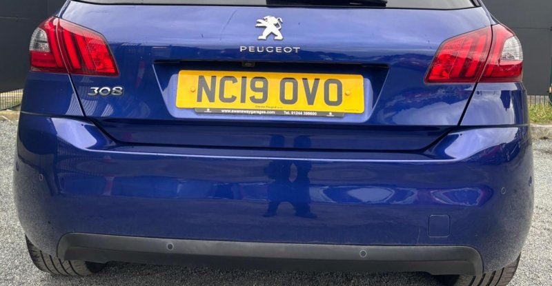 PEUGEOT 308