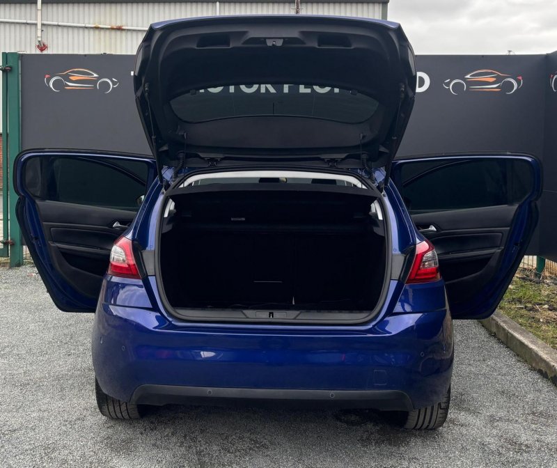 PEUGEOT 308