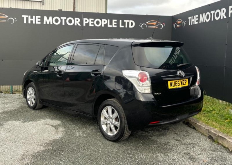 TOYOTA VERSO