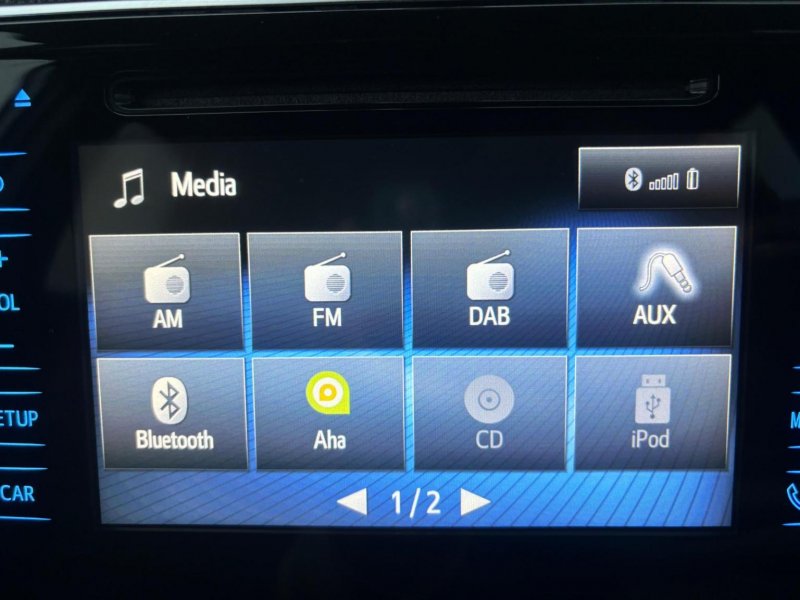 TOYOTA AURIS