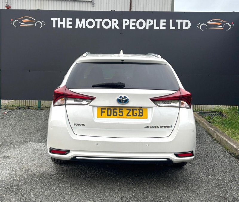 TOYOTA AURIS