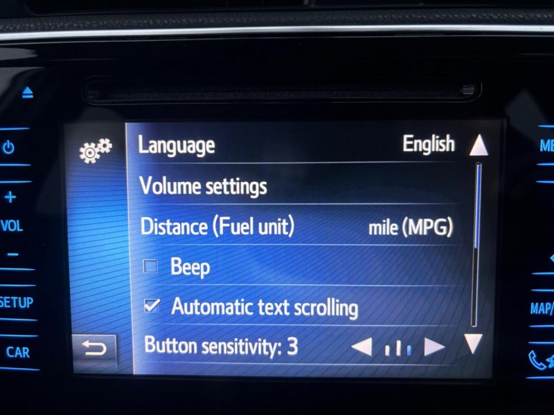 TOYOTA AURIS