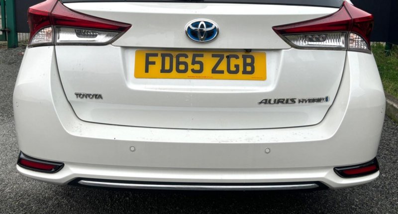 TOYOTA AURIS