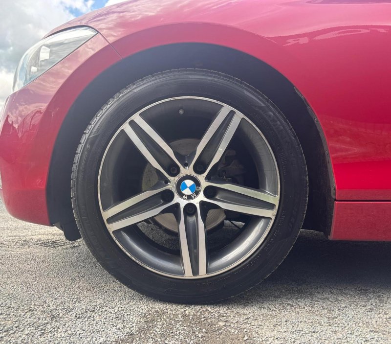 BMW 1 SERIES