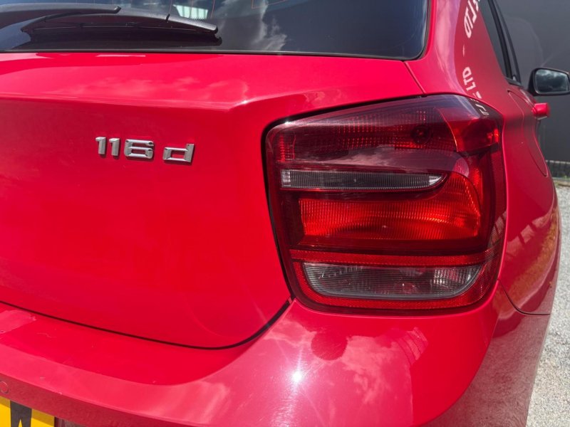 BMW 1 SERIES