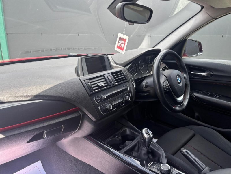 BMW 1 SERIES