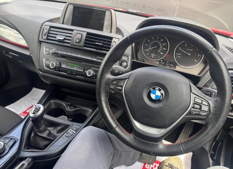 BMW 1 SERIES