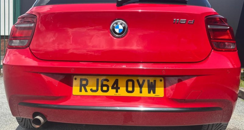 BMW 1 SERIES