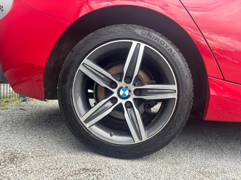 BMW 1 SERIES