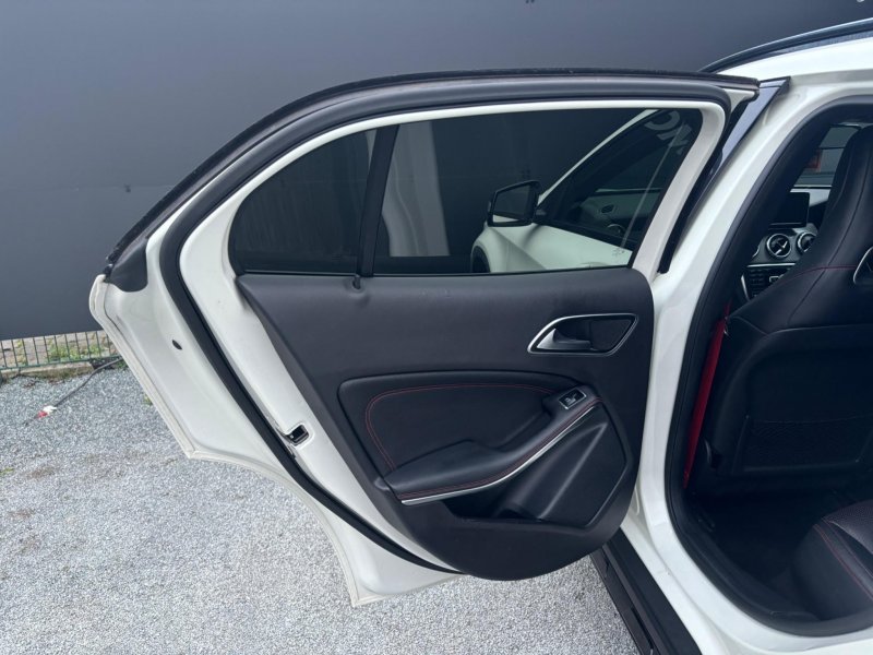 MERCEDES-BENZ GLA CLASS