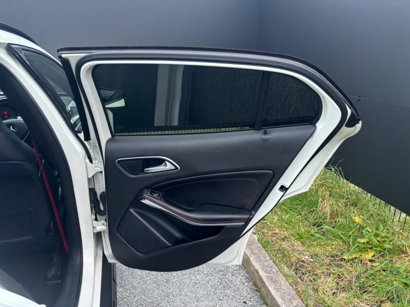 MERCEDES-BENZ GLA CLASS