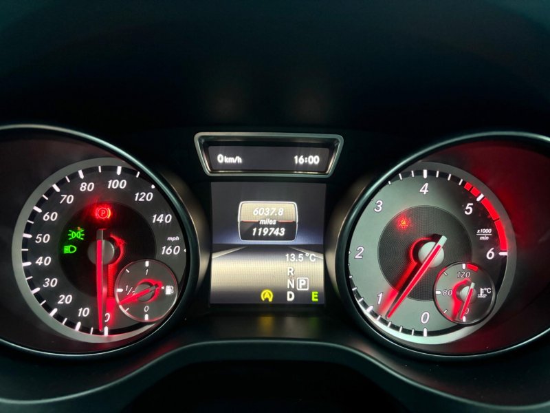 MERCEDES-BENZ GLA CLASS