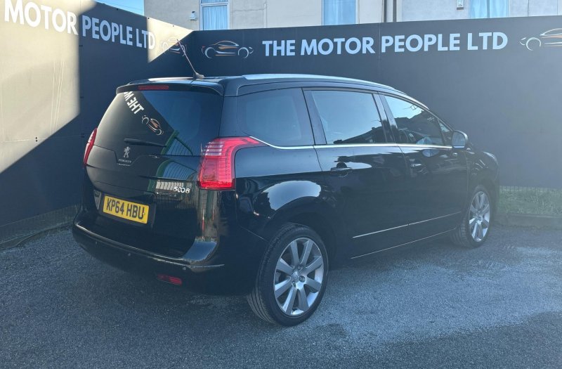 PEUGEOT 5008