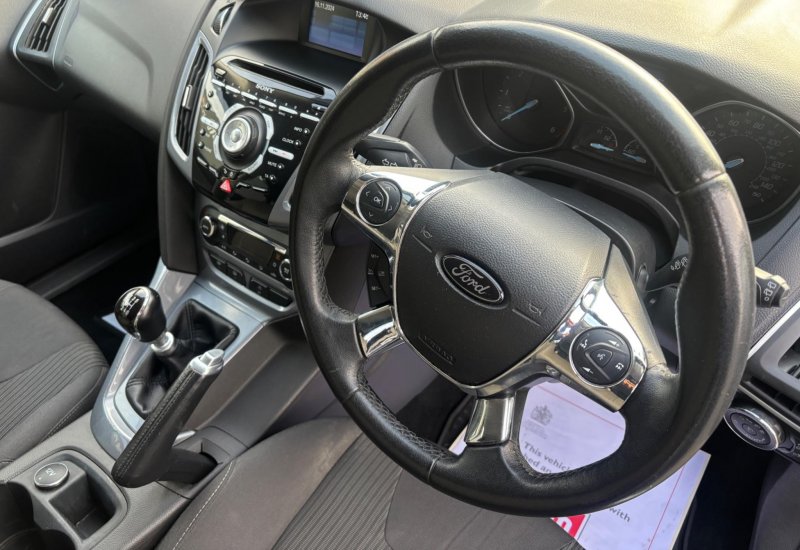 FORD FOCUS
