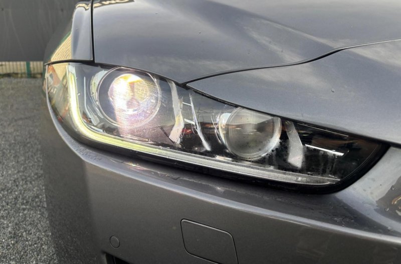 JAGUAR XE