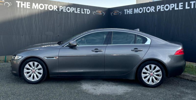 JAGUAR XE