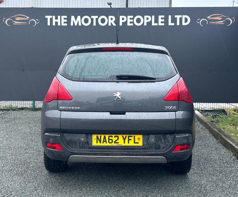PEUGEOT 3008