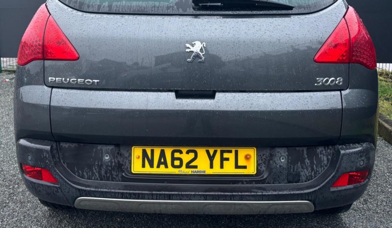 PEUGEOT 3008