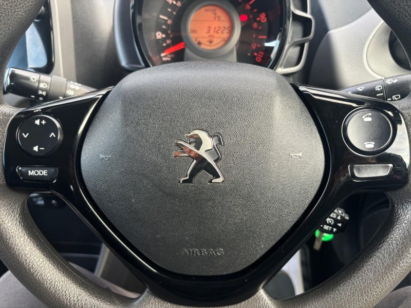 PEUGEOT 108