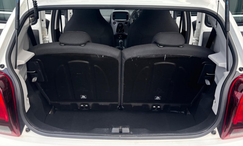 PEUGEOT 108