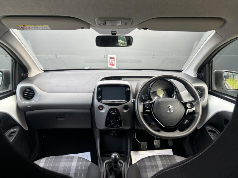 PEUGEOT 108