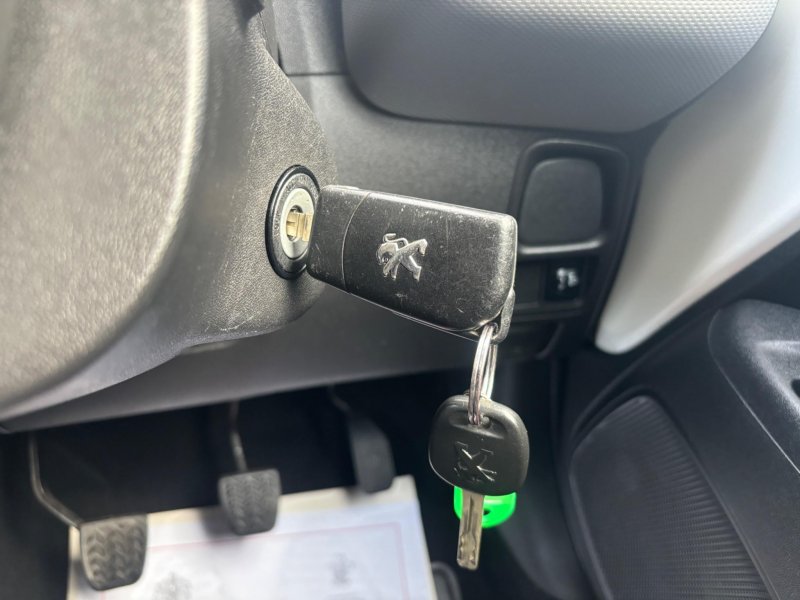 PEUGEOT 108