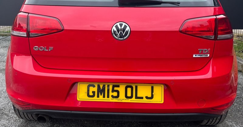VOLKSWAGEN GOLF