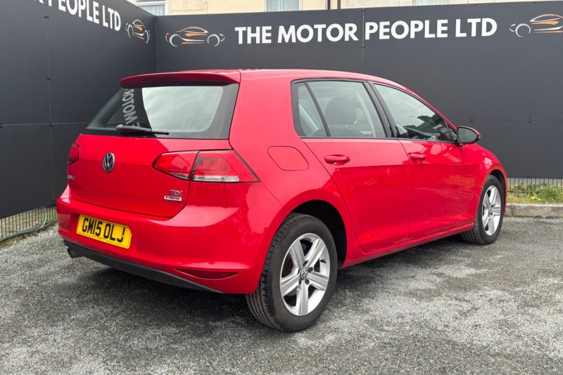 VOLKSWAGEN GOLF