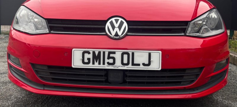VOLKSWAGEN GOLF