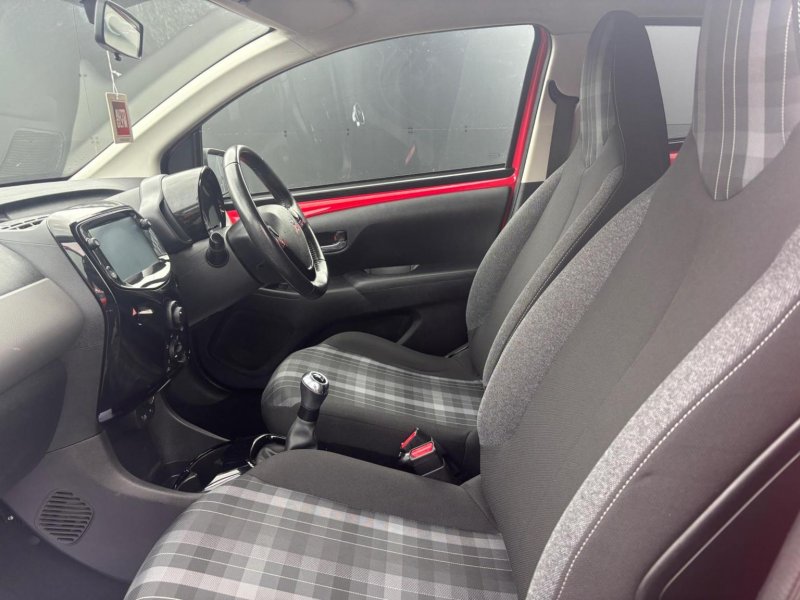 PEUGEOT 108
