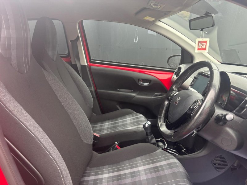 PEUGEOT 108