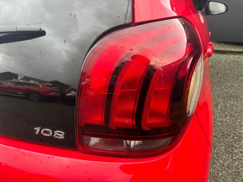 PEUGEOT 108